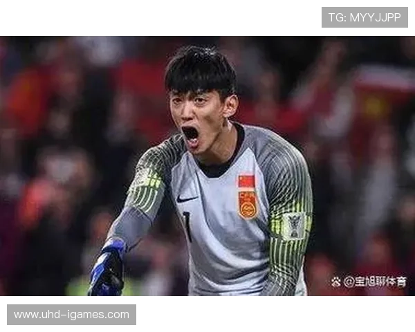 武磊等海港球员为徐根宝佩戴冠军奖牌，颜骏凌达成500场里程碑